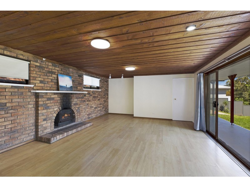 10 Darrin Close, Bateau Bay NSW 2261