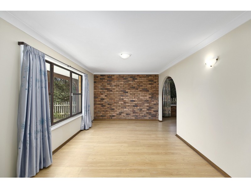 10 Darrin Close, Bateau Bay NSW 2261