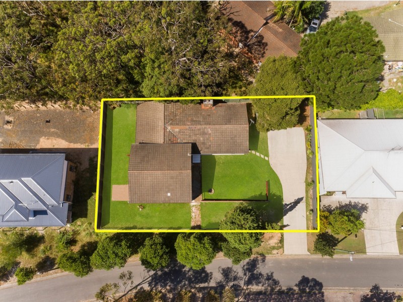 10 Darrin Close, Bateau Bay NSW 2261