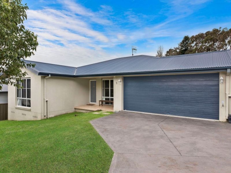 5 Whalans Road, Bateau Bay NSW 2261