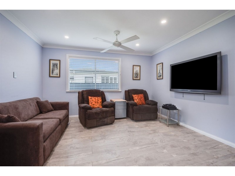 2 Hume Boulevard, Killarney Vale NSW 2261