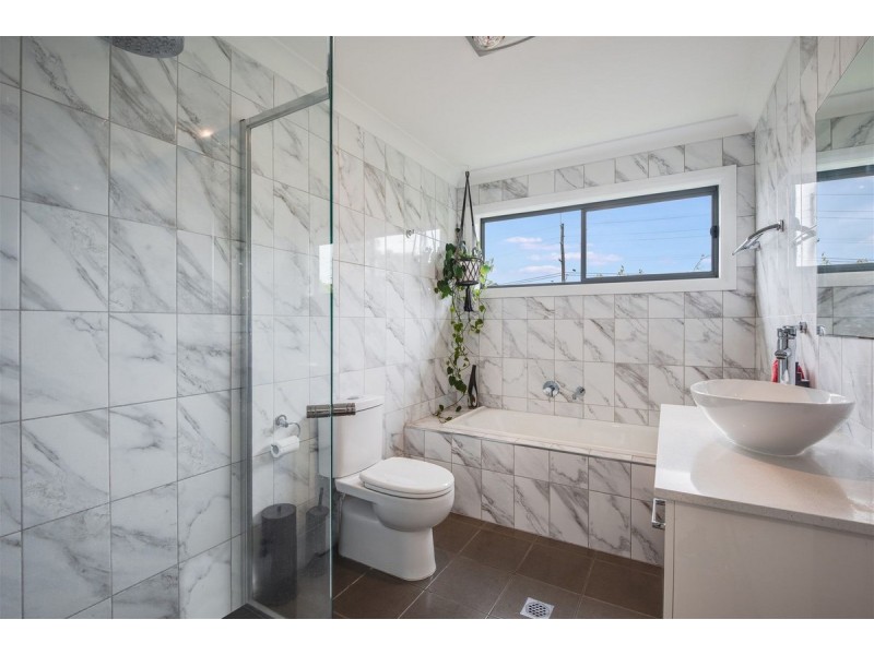 2 Hume Boulevard, Killarney Vale NSW 2261