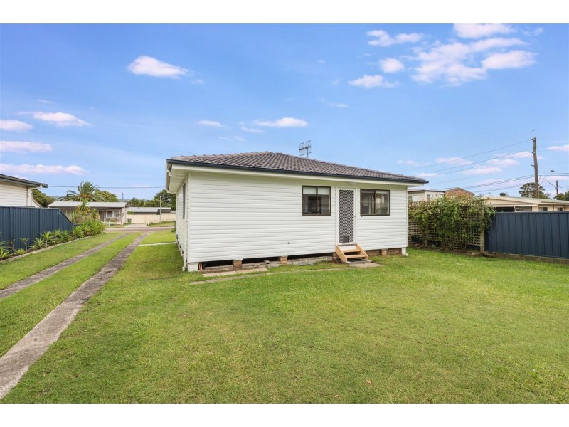 2 Hume Boulevard, Killarney Vale NSW 2261