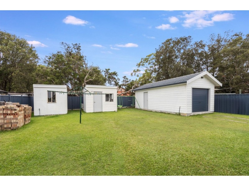 2 Hume Boulevard, Killarney Vale NSW 2261