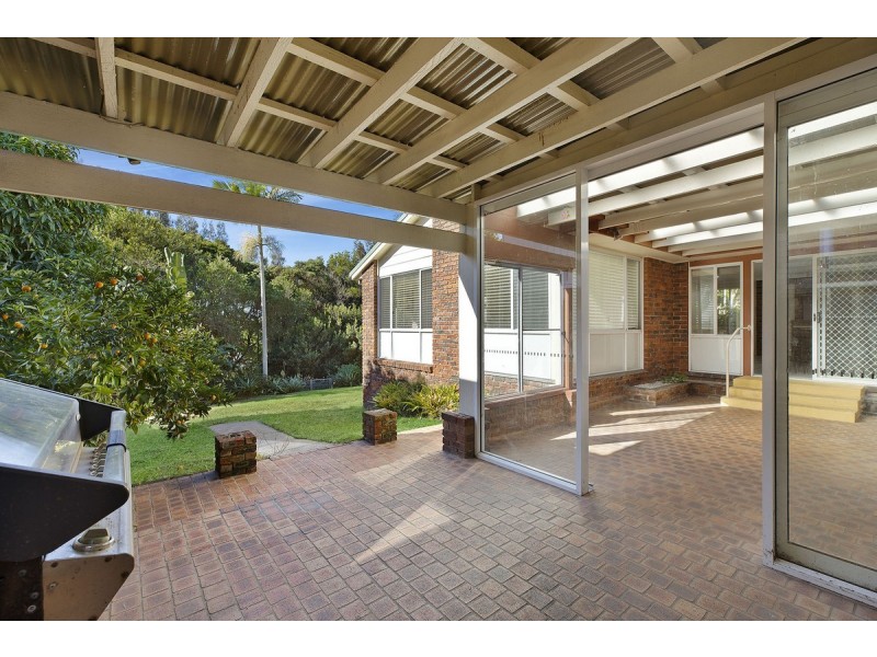 18 Redgum Close, Bateau Bay NSW 2261