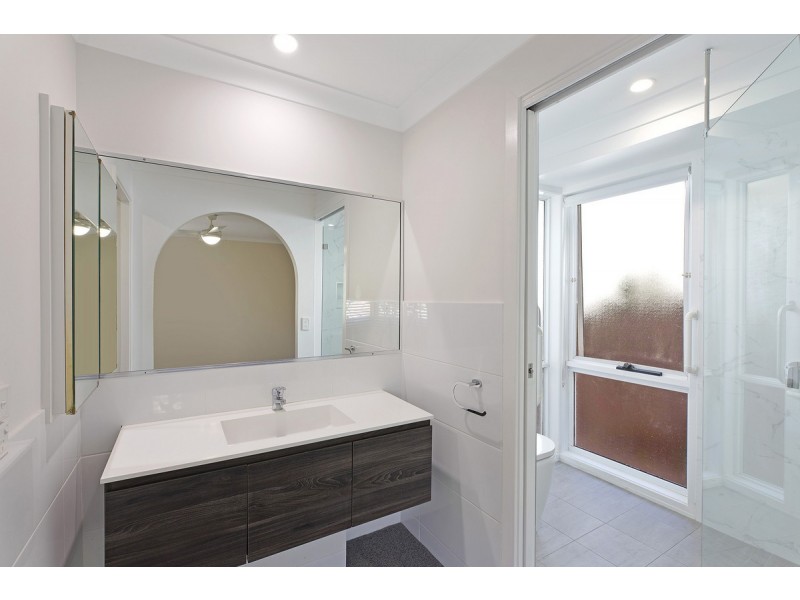 18 Redgum Close, Bateau Bay NSW 2261