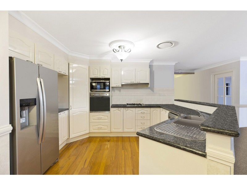 12 Bataan Circuit, Bateau Bay NSW 2261