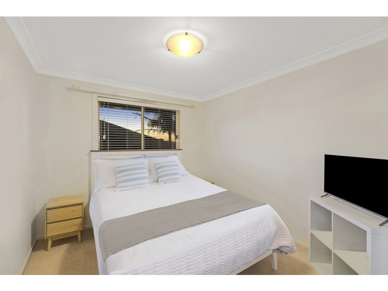 12 Bataan Circuit, Bateau Bay NSW 2261
