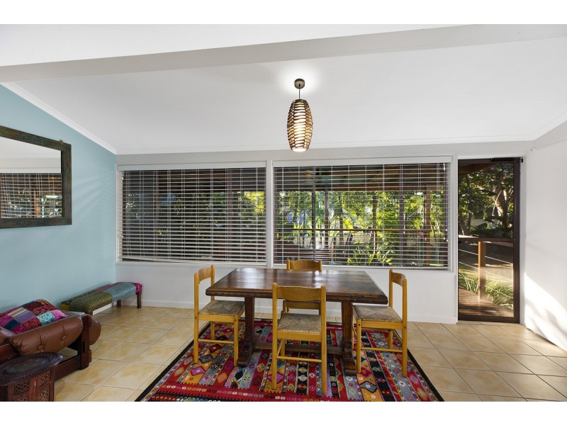 2 Burrawong Street, Bateau Bay NSW 2261