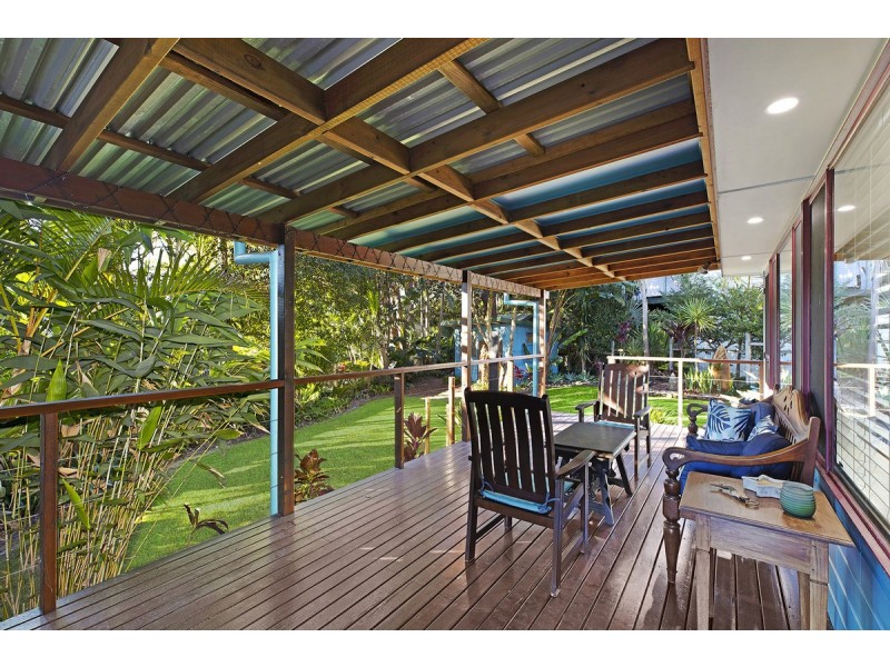 2 Burrawong Street, Bateau Bay NSW 2261
