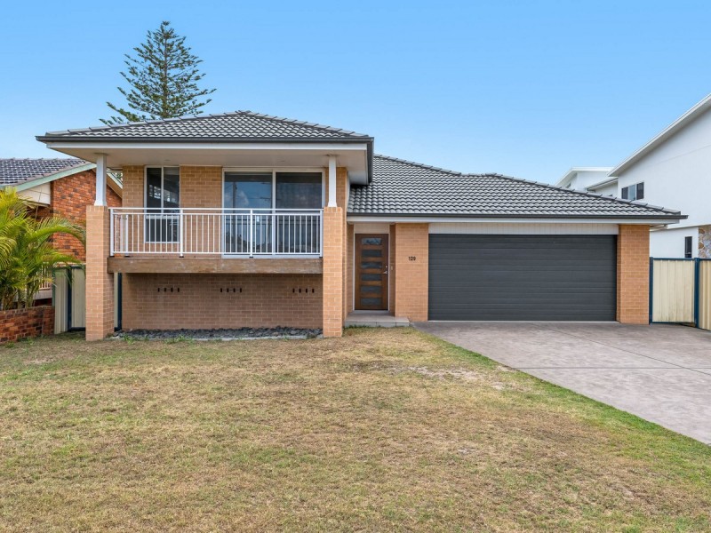 129 Bay Road, Blue Bay NSW 2261