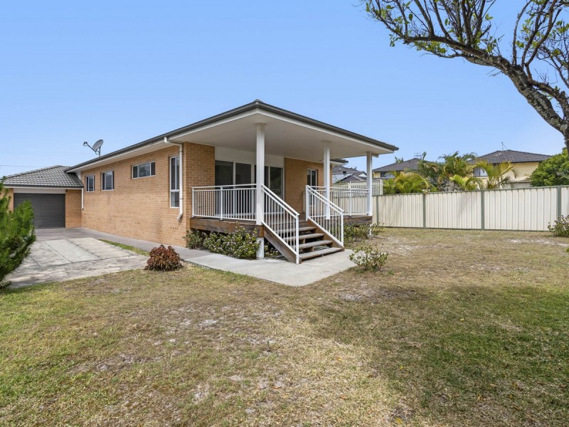 129 Bay Road, Blue Bay NSW 2261