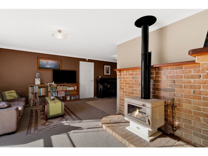 259 Cresthaven Avenue, Bateau Bay NSW 2261