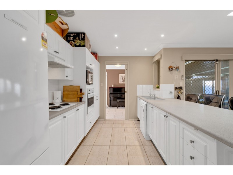 259 Cresthaven Avenue, Bateau Bay NSW 2261
