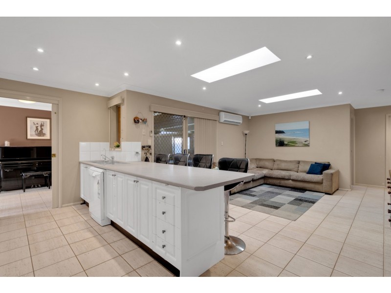 259 Cresthaven Avenue, Bateau Bay NSW 2261