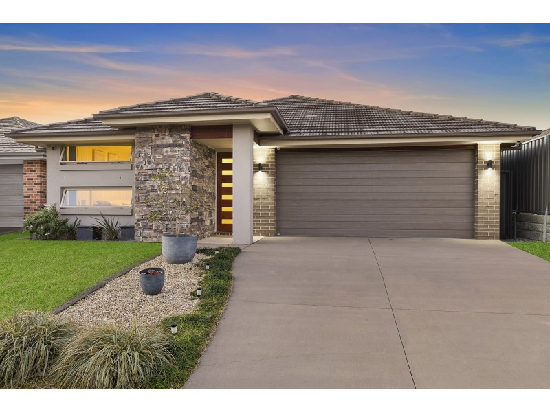 27 Oakmont Place, Woongarrah NSW 2259