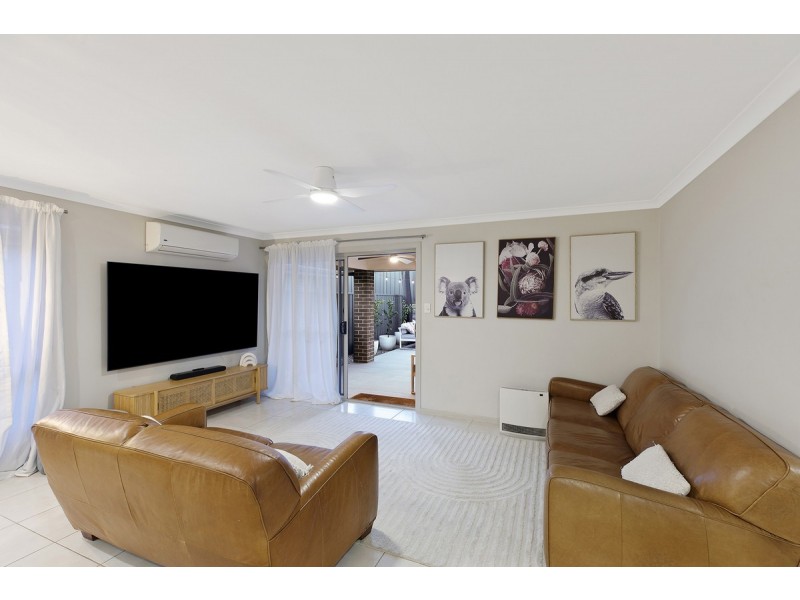 27 Oakmont Place, Woongarrah NSW 2259