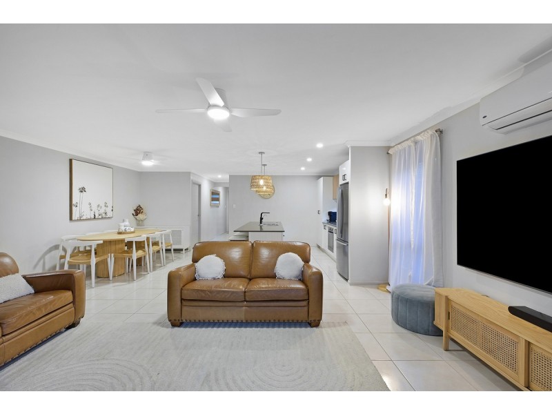 27 Oakmont Place, Woongarrah NSW 2259