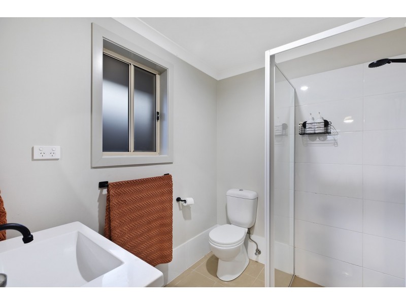 27 Oakmont Place, Woongarrah NSW 2259