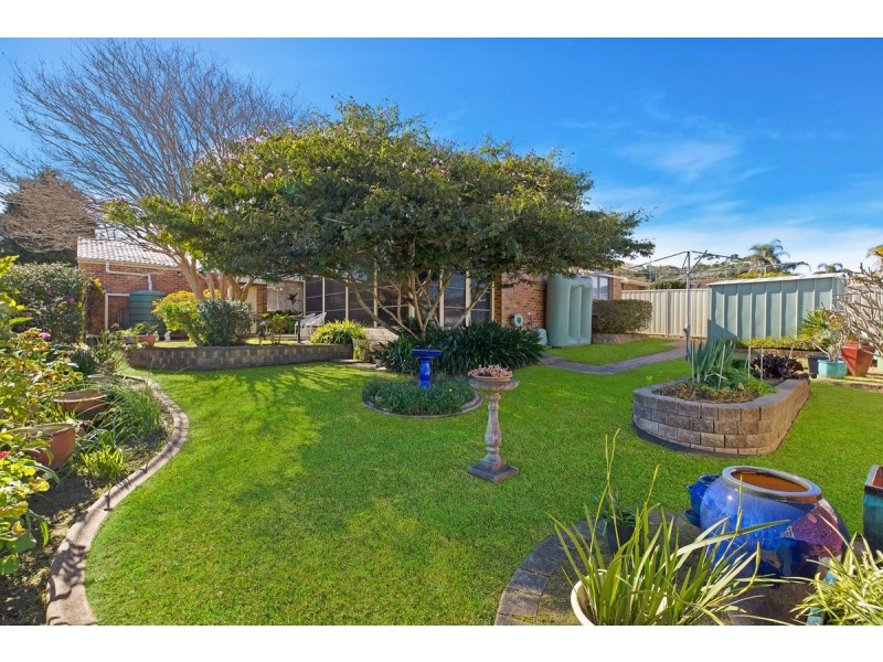 5 Peta Close, Bateau Bay NSW 2261