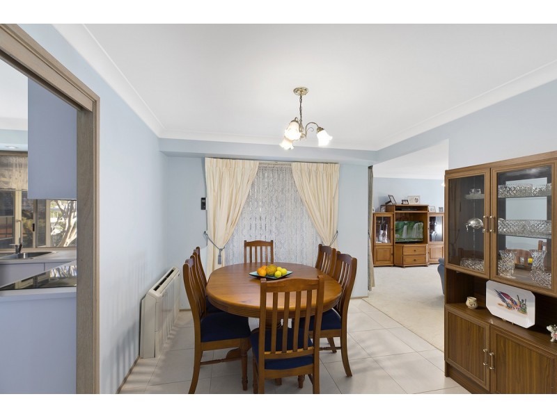 5 Peta Close, Bateau Bay NSW 2261