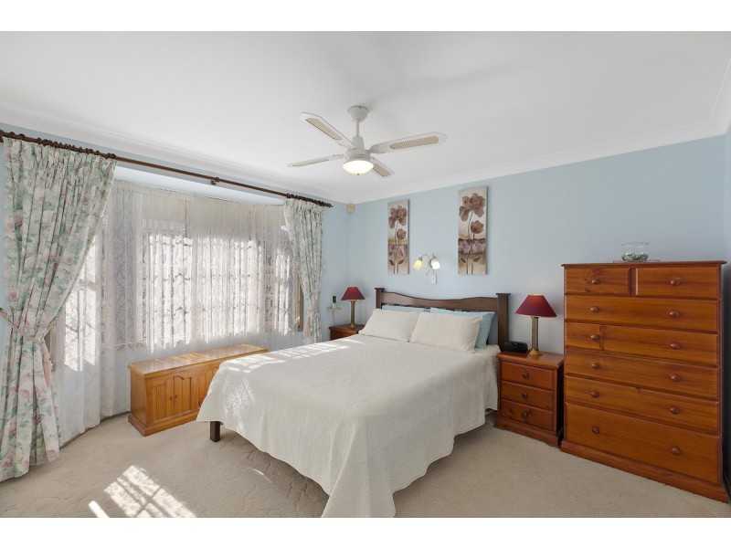 5 Peta Close, Bateau Bay NSW 2261