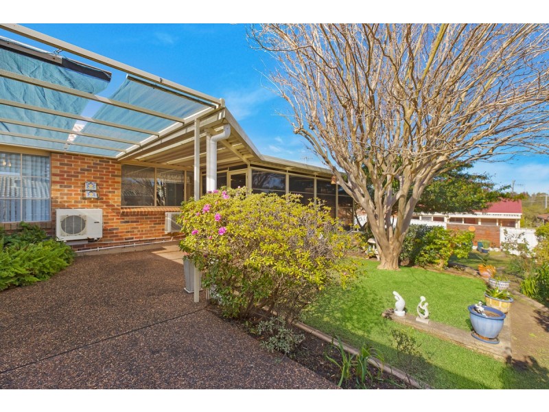 5 Peta Close, Bateau Bay NSW 2261