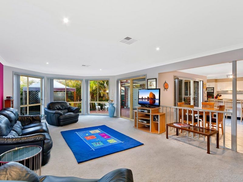 6 Dunning Ave, Bateau Bay NSW 2261