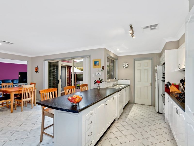 6 Dunning Ave, Bateau Bay NSW 2261