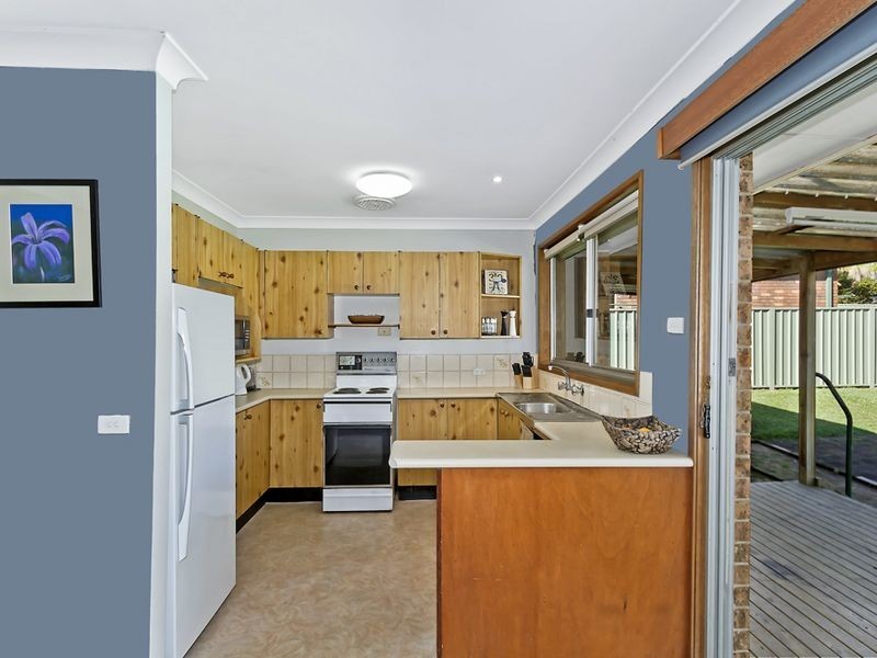 2 Banks Close, Bateau Bay NSW 2261