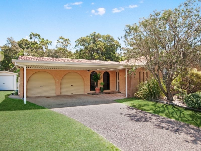 10 Hawkesbury Close, Bateau Bay NSW 2261