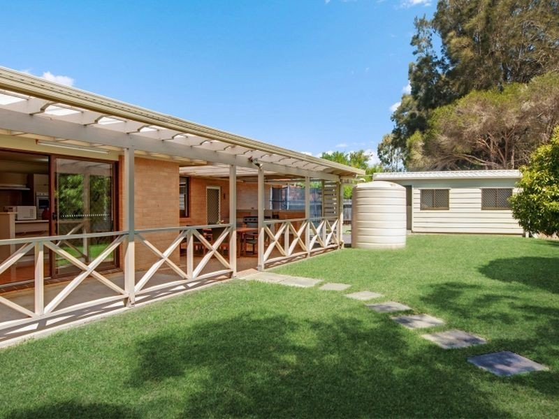 10 Hawkesbury Close, Bateau Bay NSW 2261