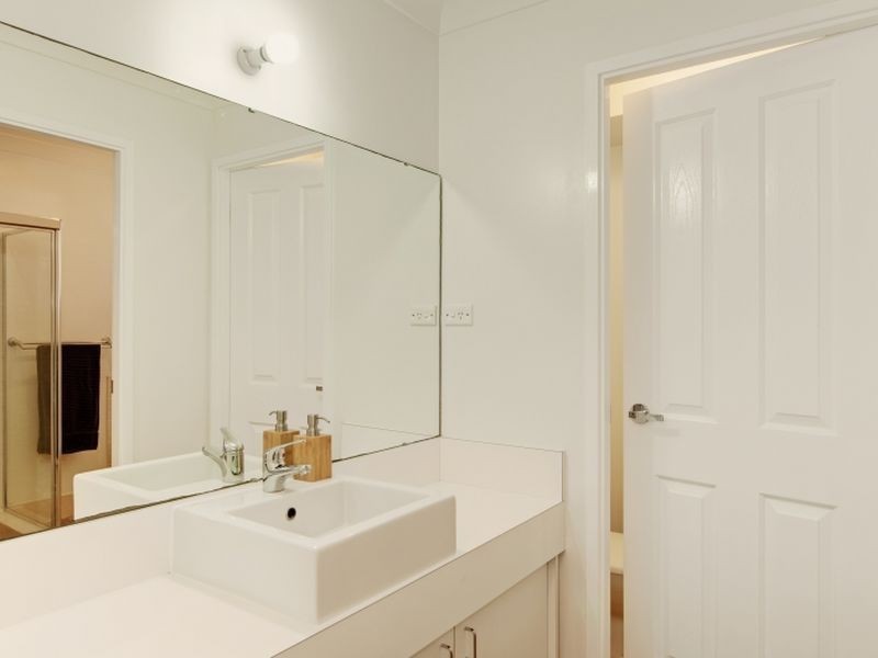 10 Hawkesbury Close, Bateau Bay NSW 2261