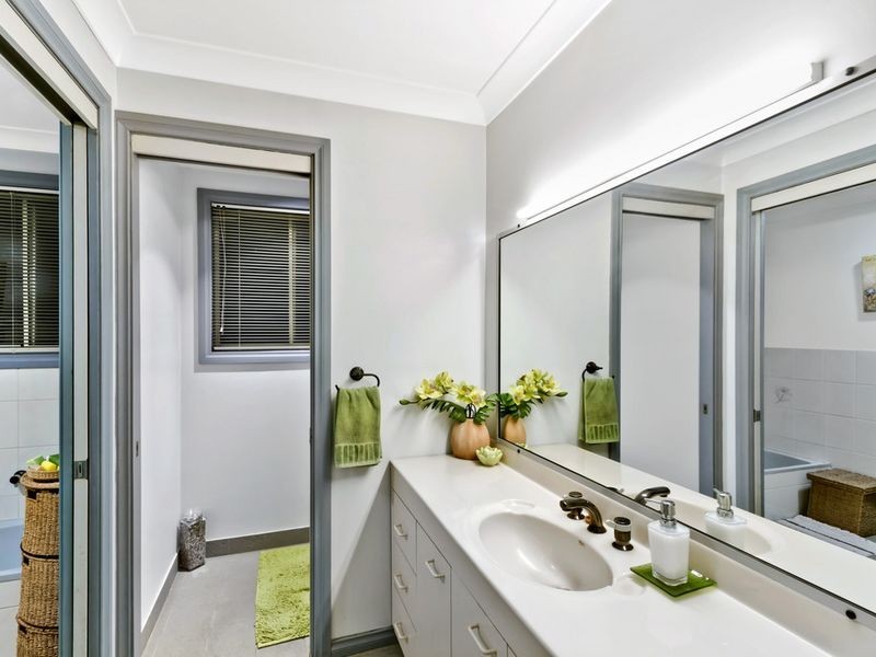 10 Valley View Road, Bateau Bay NSW 2261