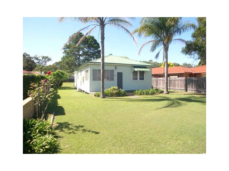35 Flathead Rd, Ettalong Beach NSW 2257