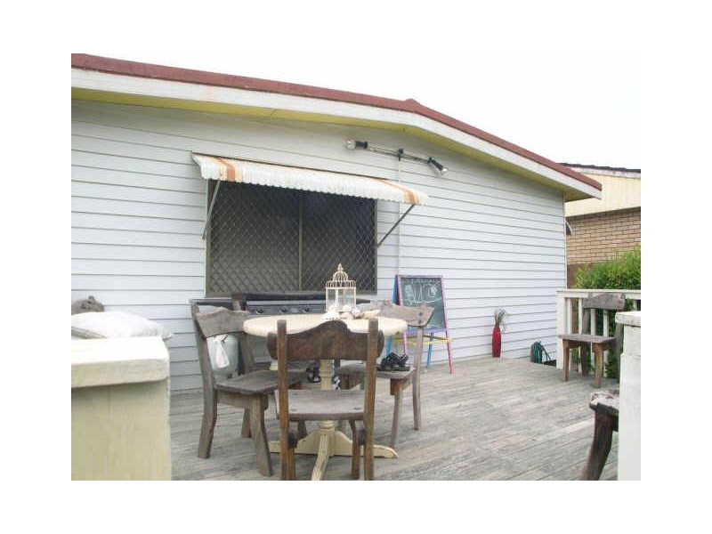 39 Dunalban Ave, Woy Woy NSW 2256