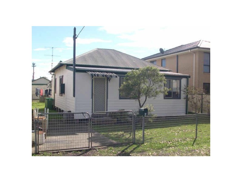 17 Pacific Ave, Ettalong Beach NSW 2257