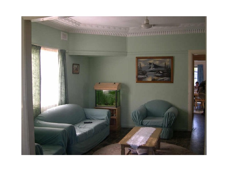 5 Inkerman Ave, Woy Woy NSW 2256