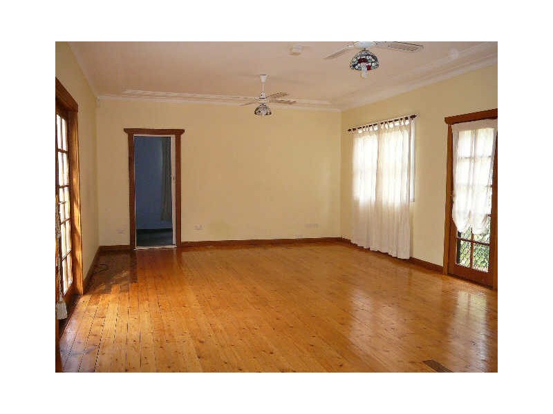 84 Nelson St, Umina Beach NSW 2257