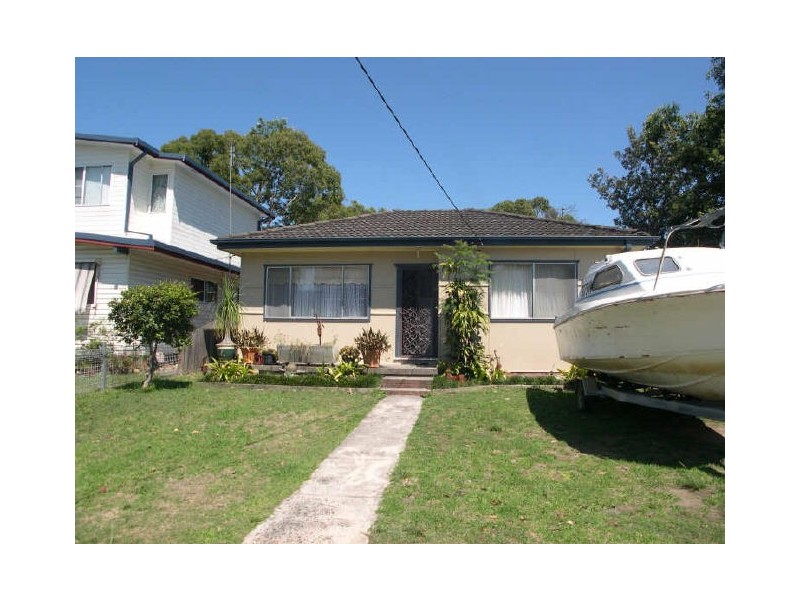 31 Welcome St, Woy Woy NSW 2256