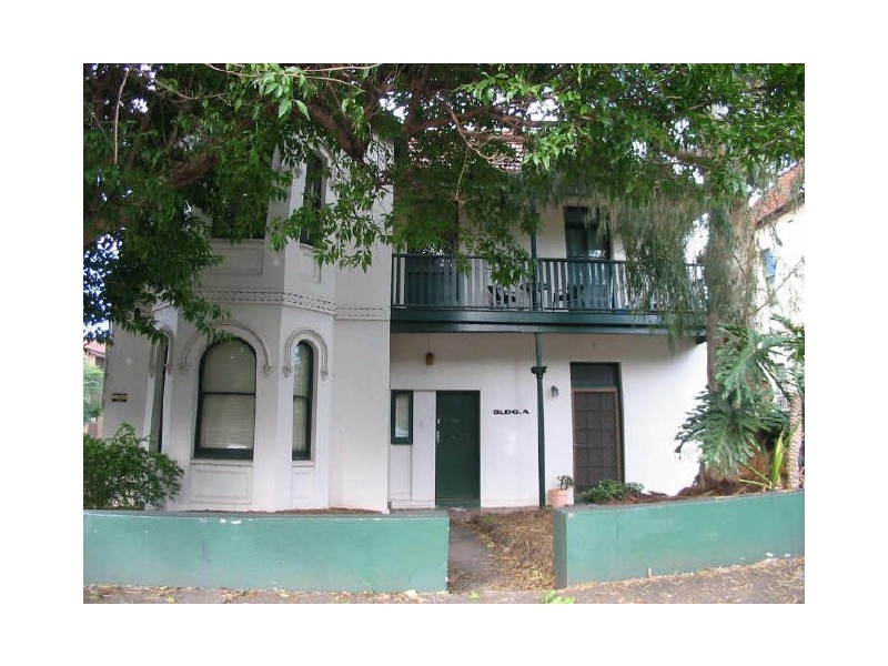2a/98 Carlton Cresent, Summer Hill NSW 2130