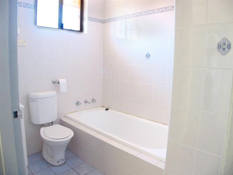 2/51 Gould Street, Campsie NSW 2194