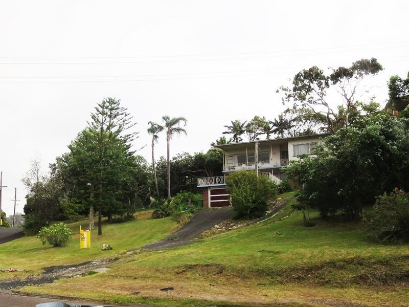 1 Elgata Avenue, North Avoca NSW 2260