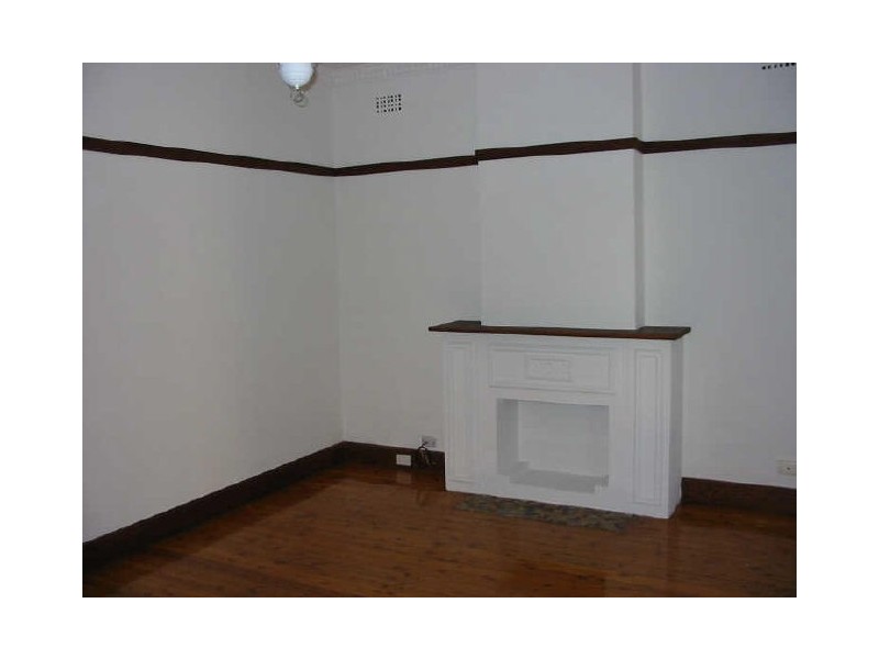 2/8 Hampden Street, Ashfield NSW 2131