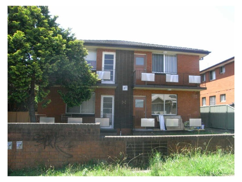 2/37 Mckern Street, Campsie NSW 2194