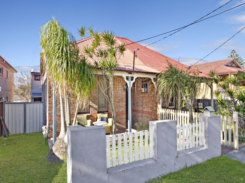 15 Woodlands Rd, Ashbury NSW 2193