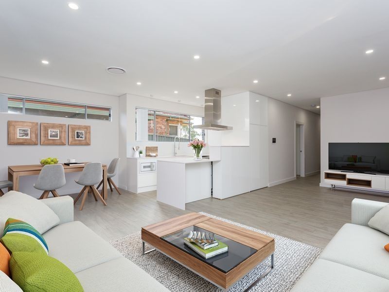 8 Friend Street, Merrylands NSW 2160