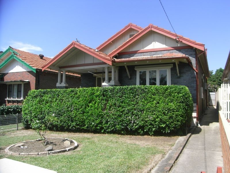 18 Shaftesubury Road, Burwood NSW 2134