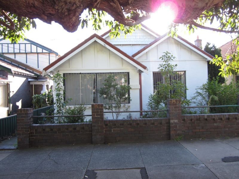 14 A’Beckett Avenue, Ashfield NSW 2131