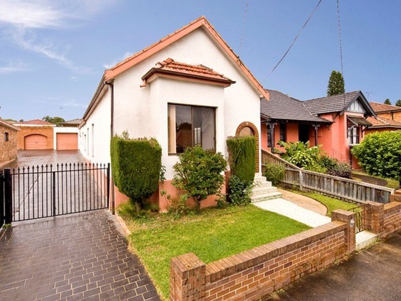 8 Dougan Street, Ashfield NSW 2131